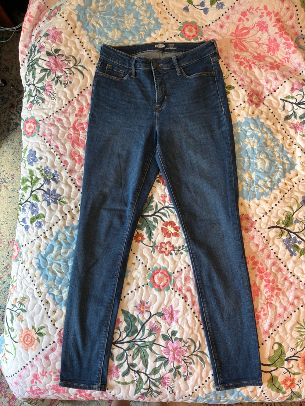 Old Navy Dark Wash Skinny Jeans in Indigo